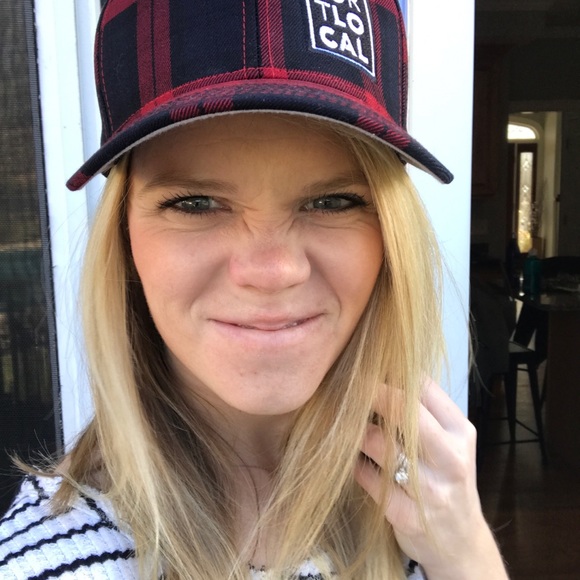 Teresa Louise @theoffpricecloset - Picture 4 of 4